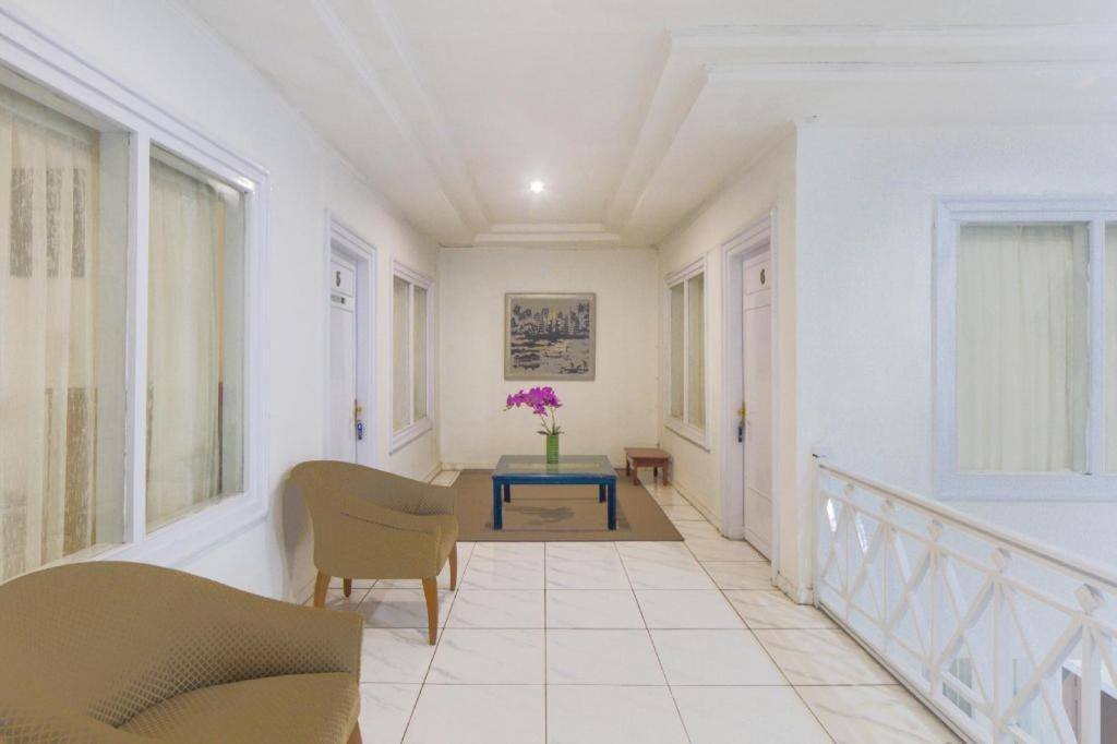 Hotel Oyo Life 3055 Rumah Enin 2*