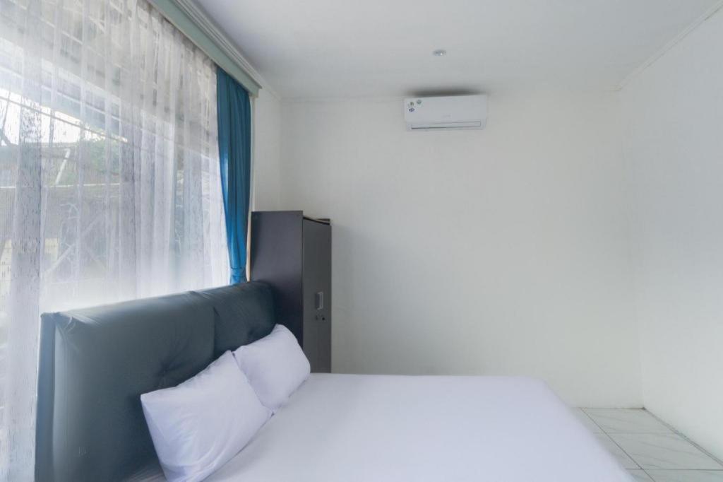 Oyo Life 3055 Rumah Enin