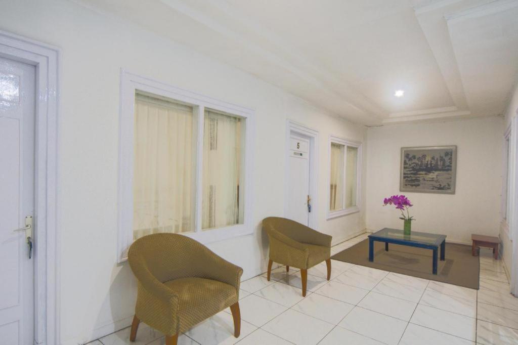 Oyo Life 3055 Rumah Enin Hotel Sanur (Bali)