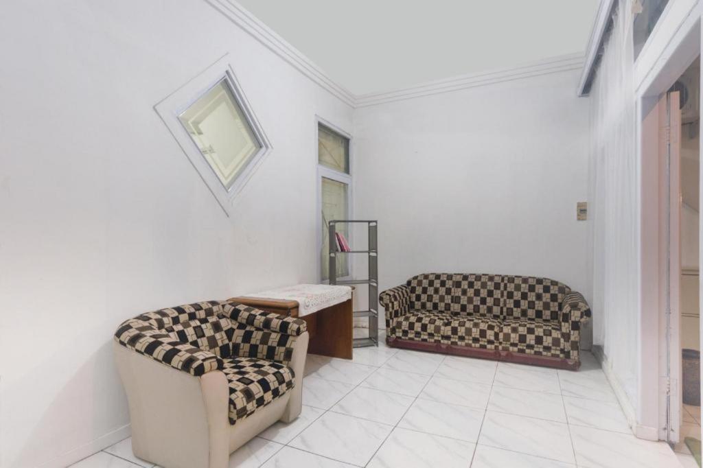 Oyo Life 3055 Rumah Enin Sanur (Bali)
